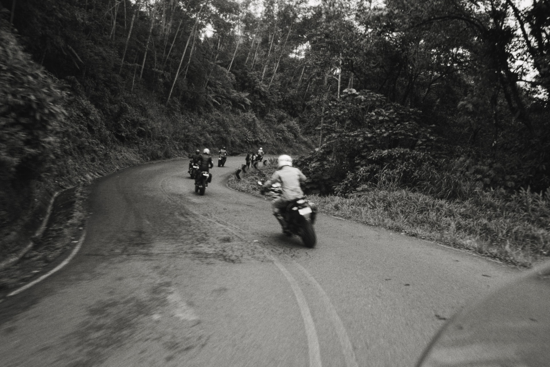 aether_apparel_1.21.1