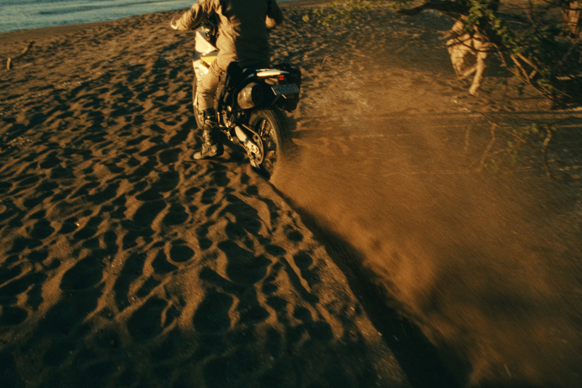 aether_apparel_1.29.1